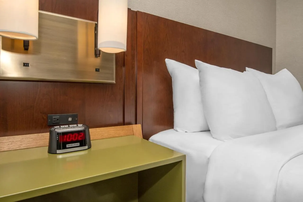 ***  Comfort Inn Ottawa Canada