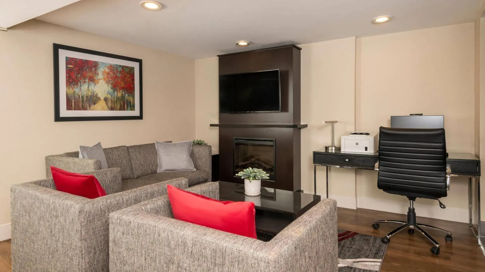 ***  Comfort Inn Ottawa Canada