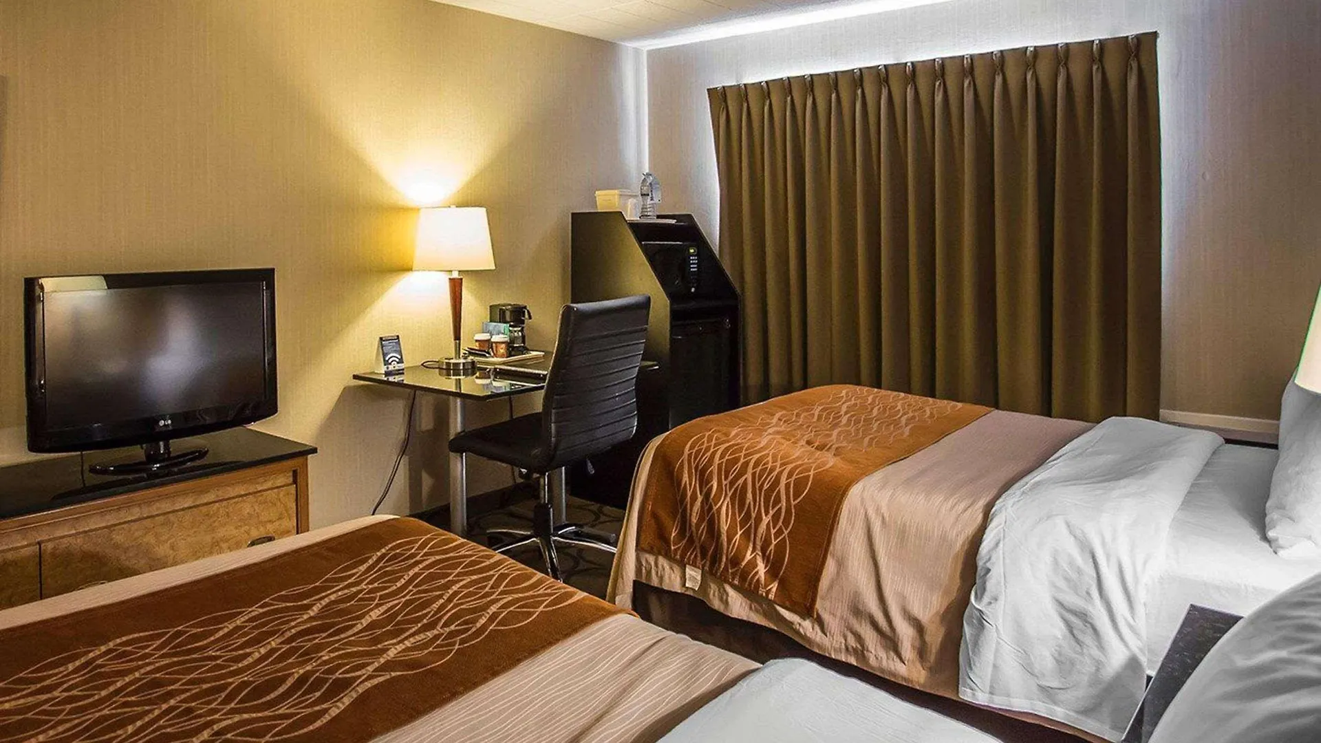 Comfort Inn Ottawa 3*,