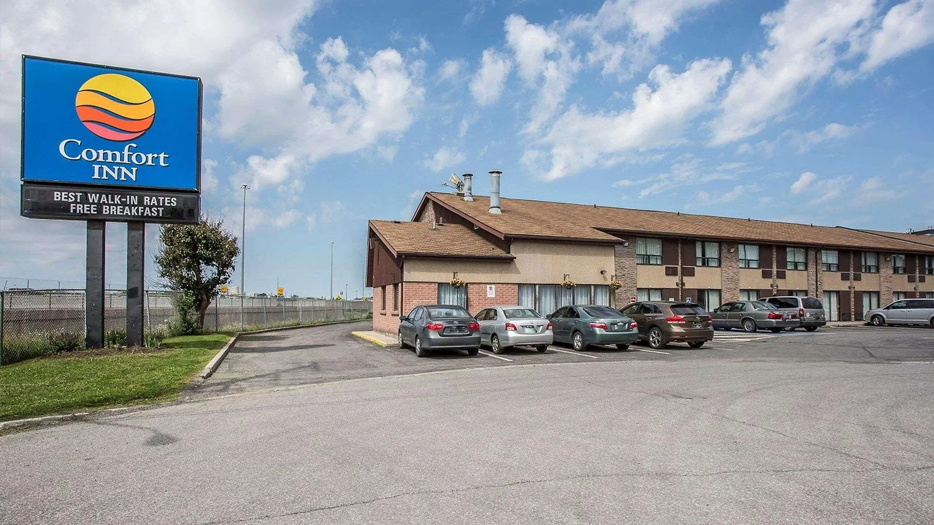 Comfort Inn Ottawa 3*,